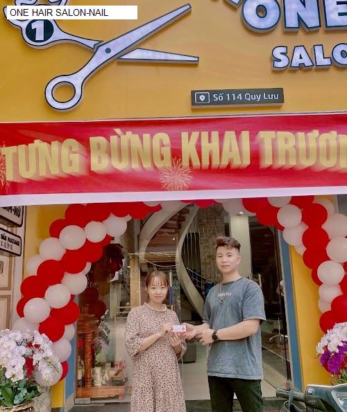 one hair salon-nail