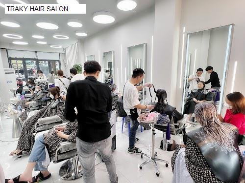 traky hair salon