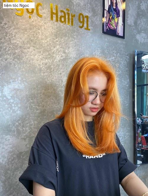 tiem toc ngoc