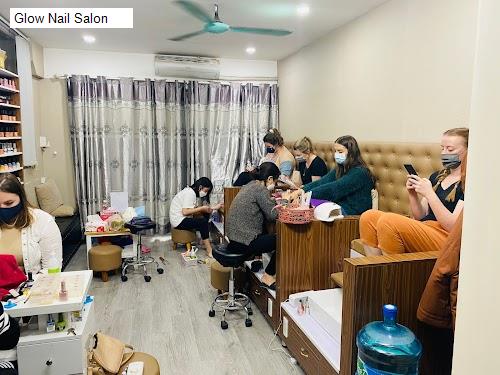 glow nail salon